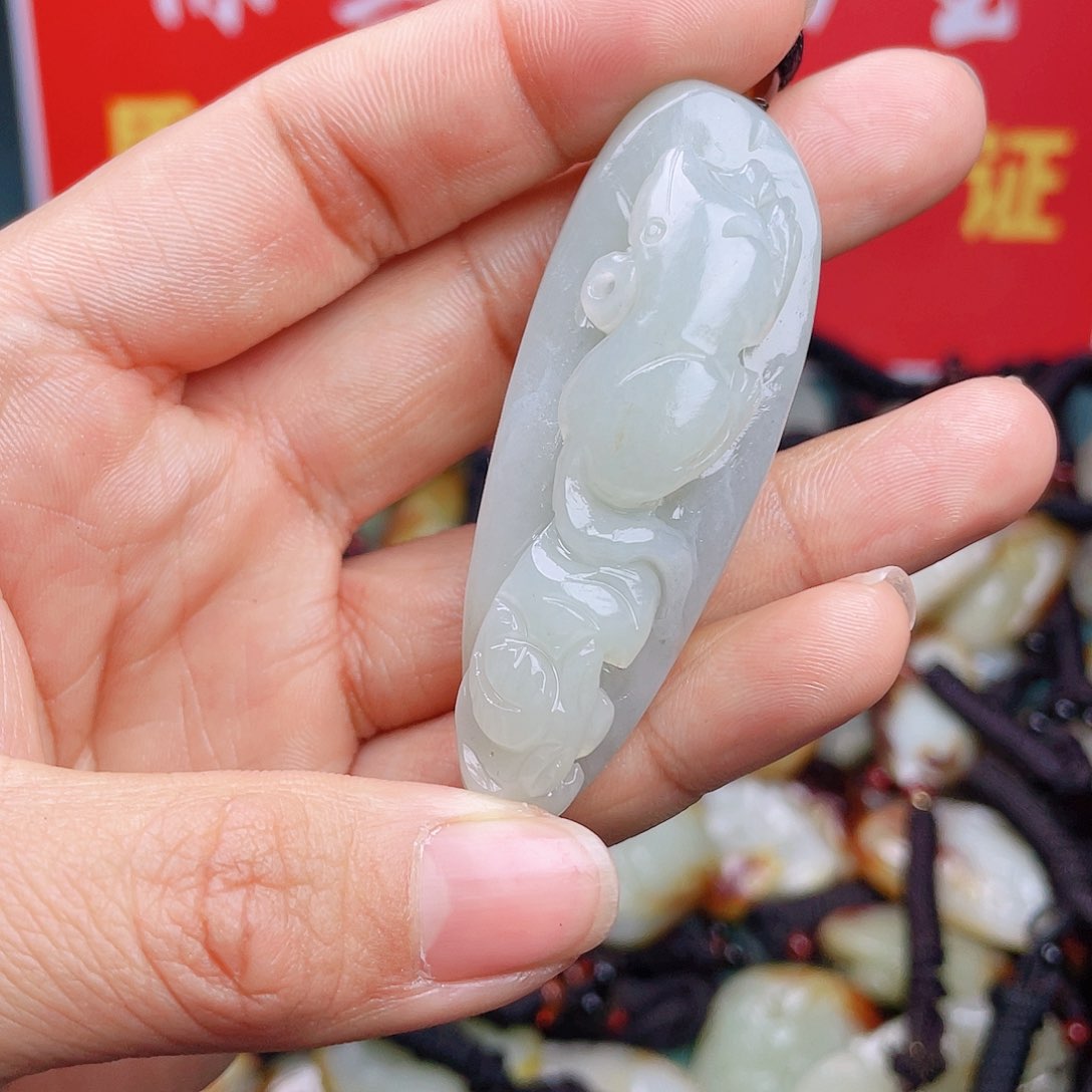 和田玉颈饰未镶嵌