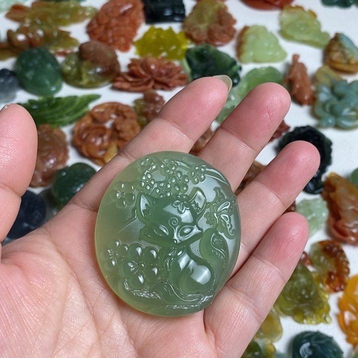 蛇纹石玉颈饰未镶嵌