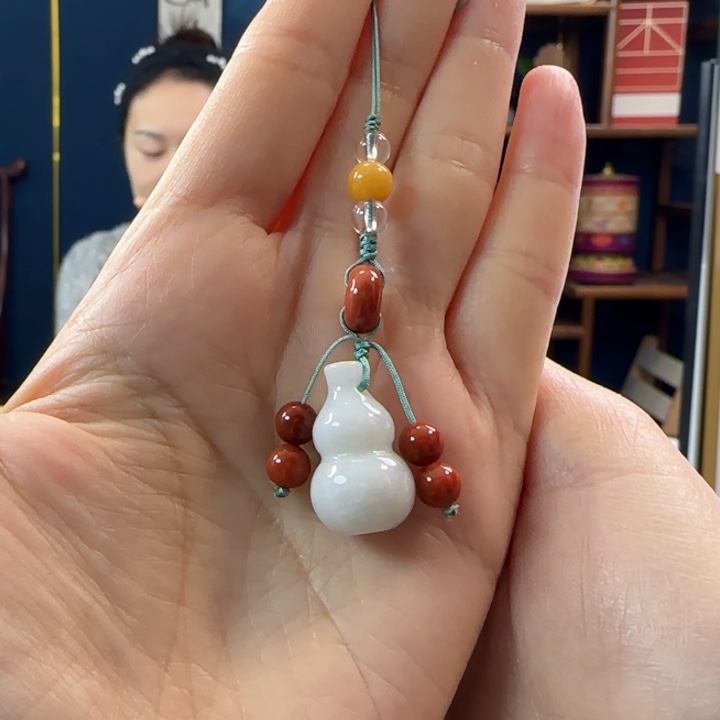 翡翠吊坠(赠链)未镶嵌