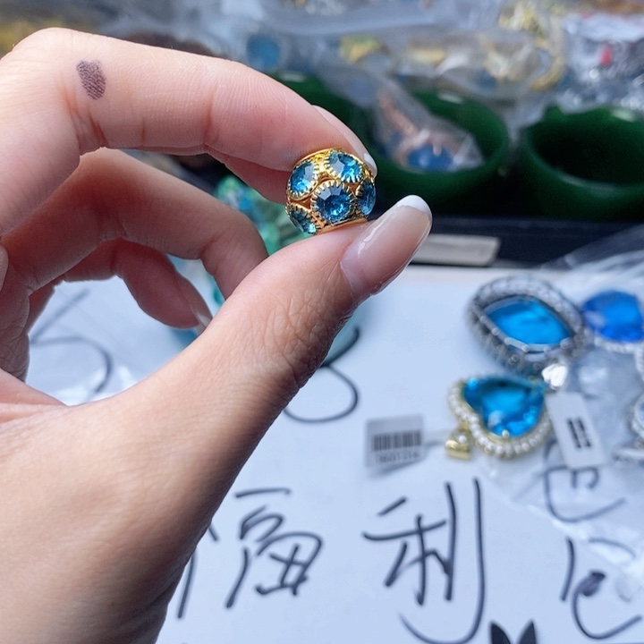 未镶嵌吊坠(不含链)蜜蜡147吊坠