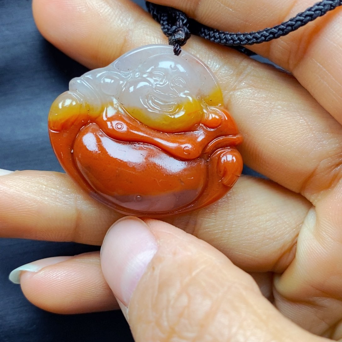 石英质玉（黄龙玉）颈饰未镶嵌