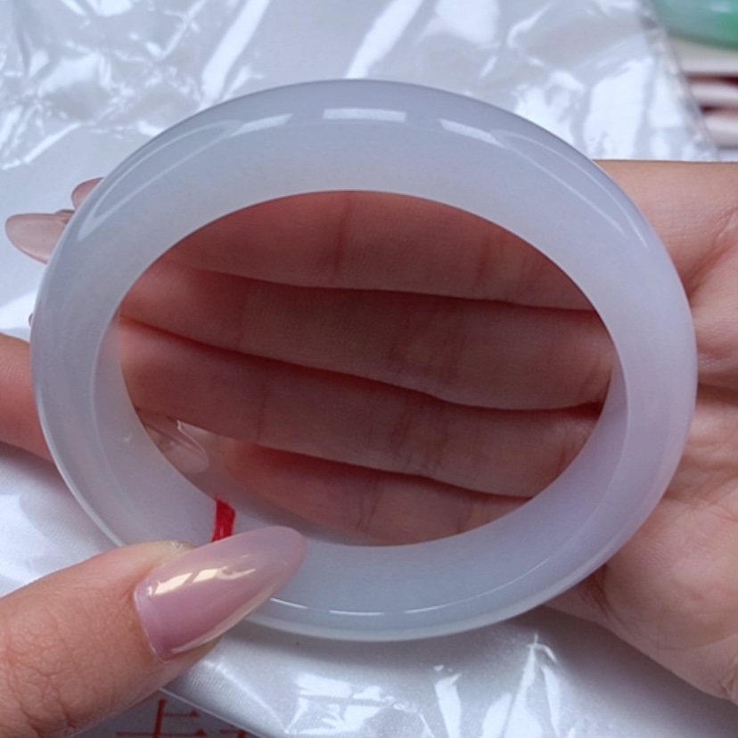 【闪购商品】翡翠手镯未镶嵌60圈