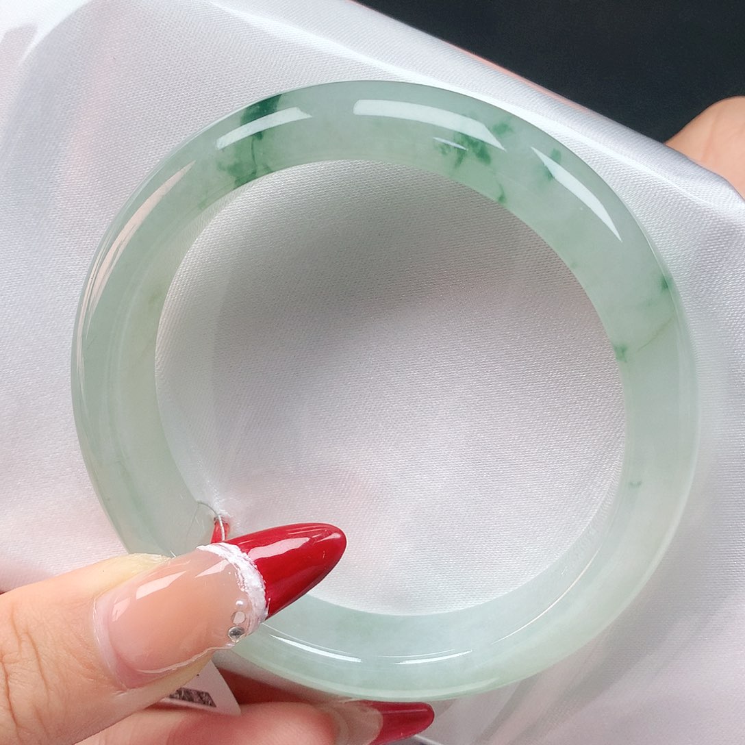 翡翠手镯未镶嵌57圈