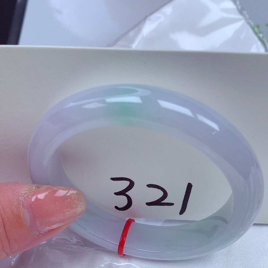 翡翠手镯未镶嵌翡翠