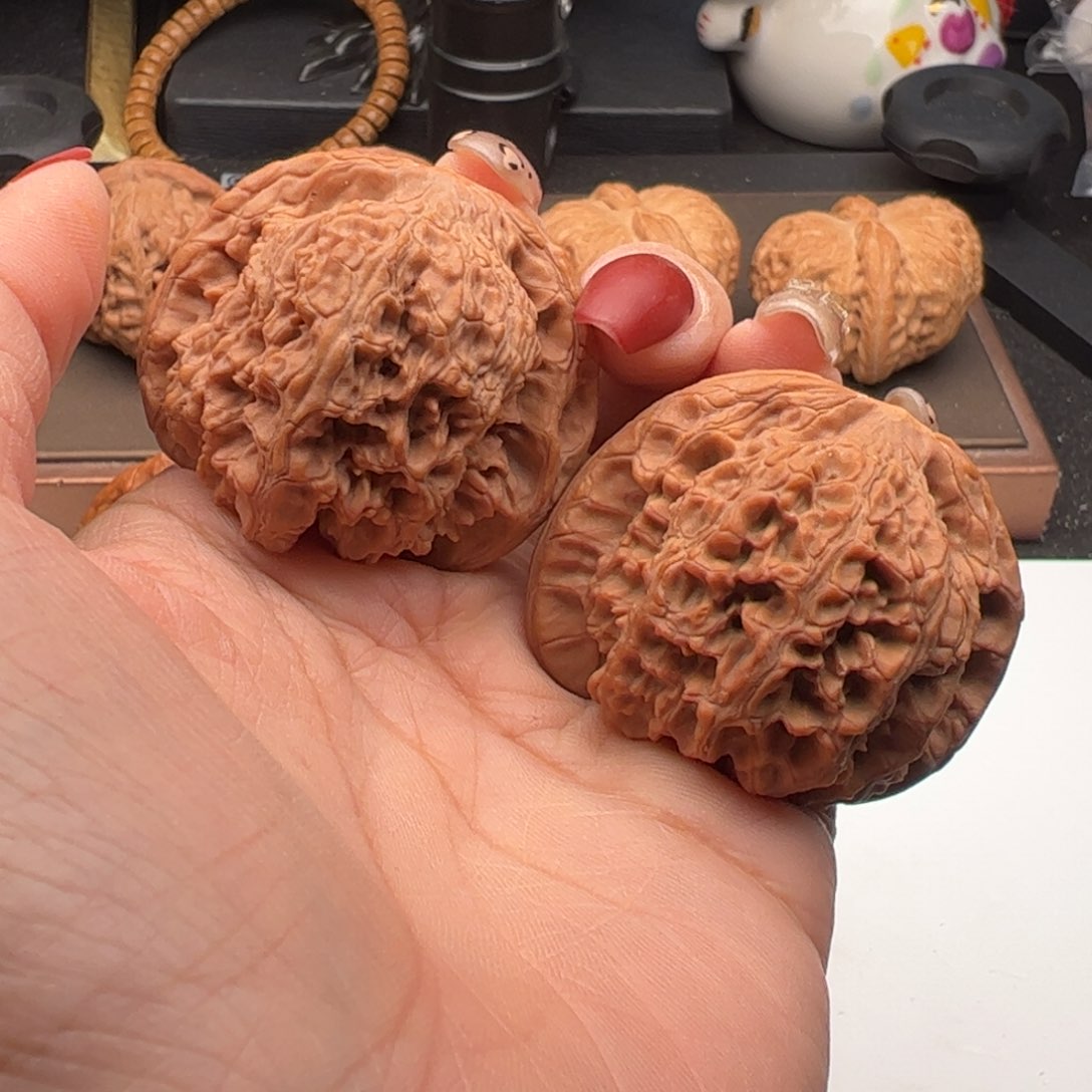 文玩核桃吊坠滢龙洞峪44