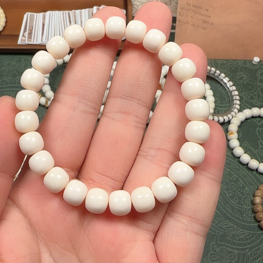 白玉菩提吊坠驼骨福利9*8