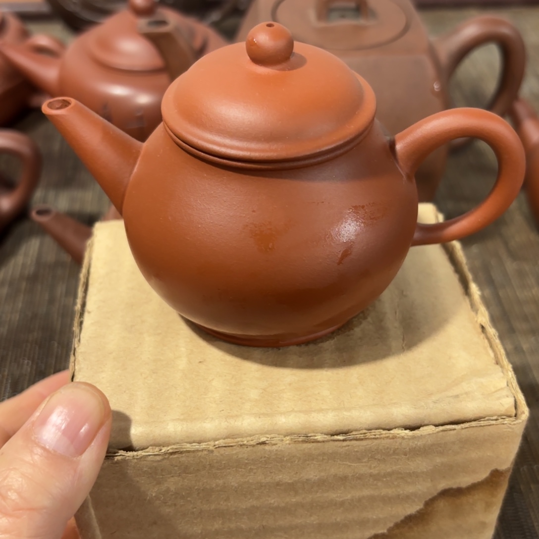 很***。茶壶紫砂紫砂杯是真的美了呢哈哈这不挺