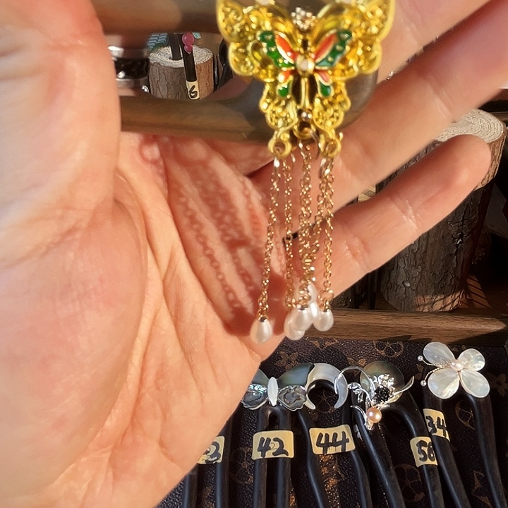 铁合金木质刘**?