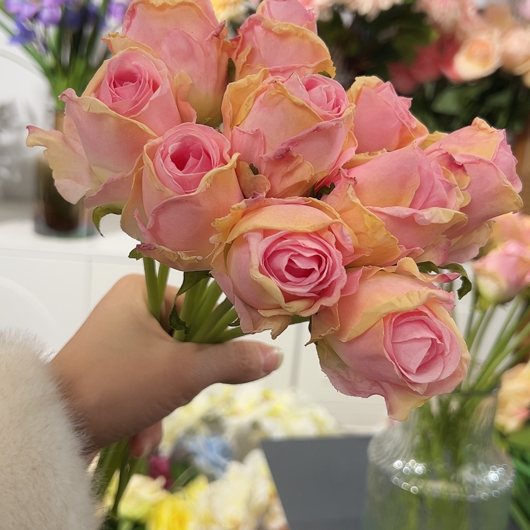 10枝泡泡玫瑰花。      