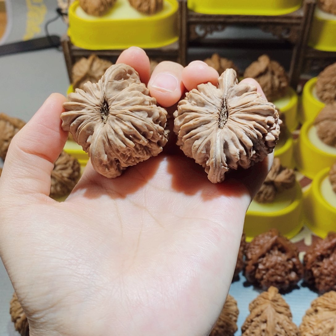 【闪购商品】文玩核桃吊坠四座楼45尺