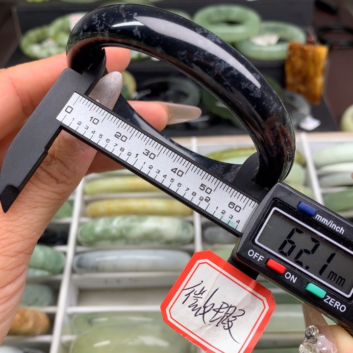 蛇纹石玉未镶嵌手镯695