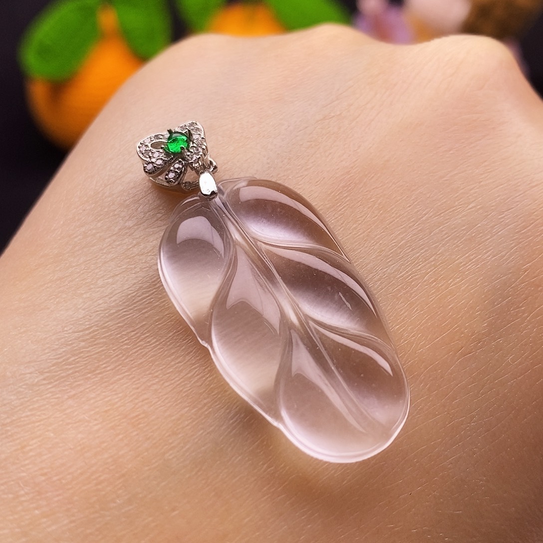 石英质玉未镶嵌颈饰