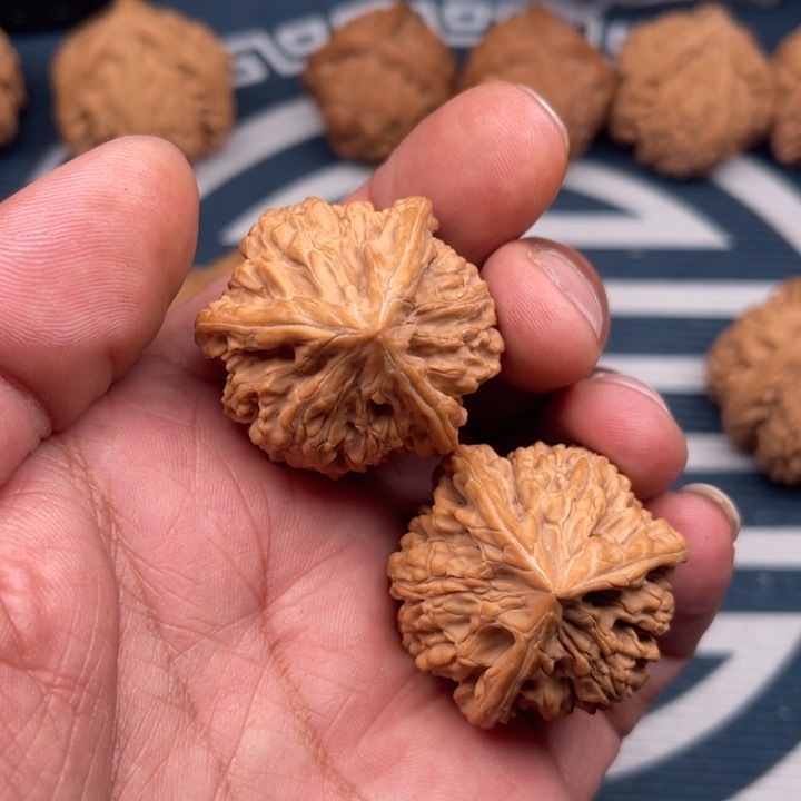 文玩核桃吊坠L三棱