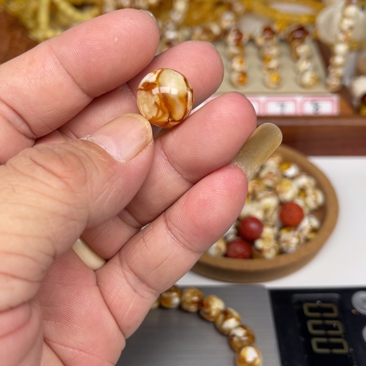 琥珀裸石未镶嵌89号