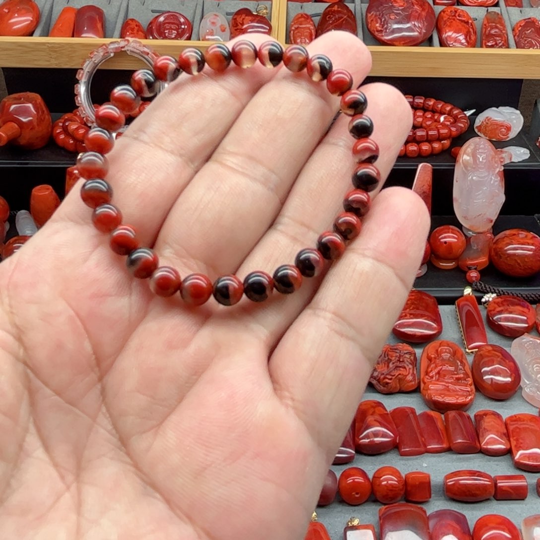 南红玛瑙配饰未镶嵌扶**