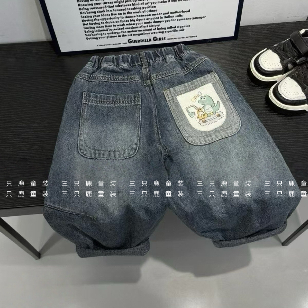 【三只鹿】Q2537男童秋季开挖掘机的小恐龙儿童牛仔长裤