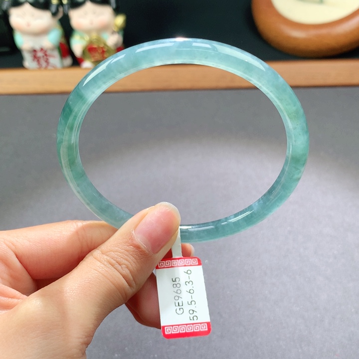 翡翠手镯未镶嵌天然翡翠手镯叮当镯