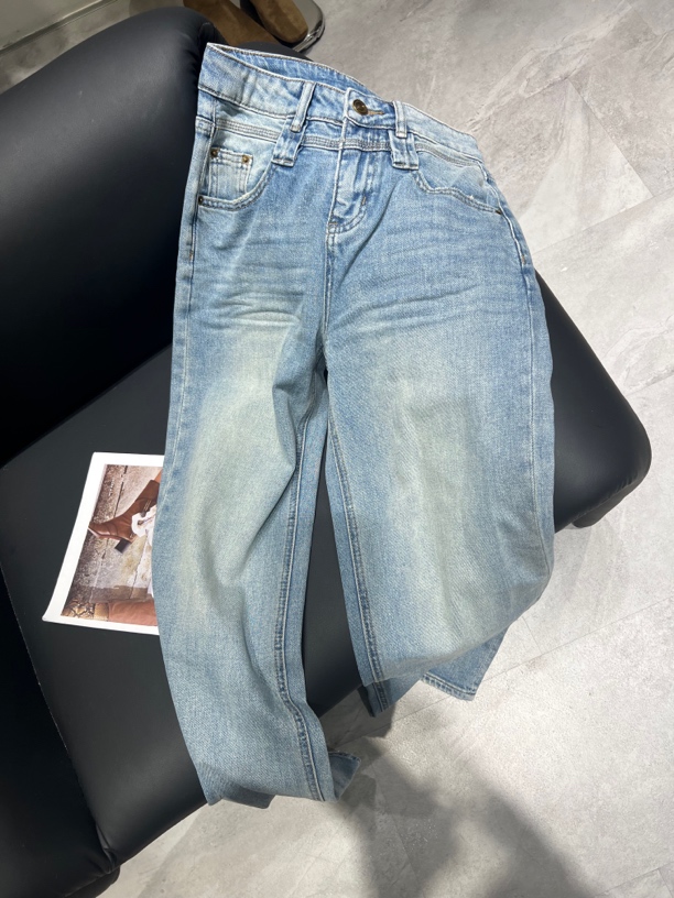 KW【2025年春款】提前上新NO退换牛仔直筒裤