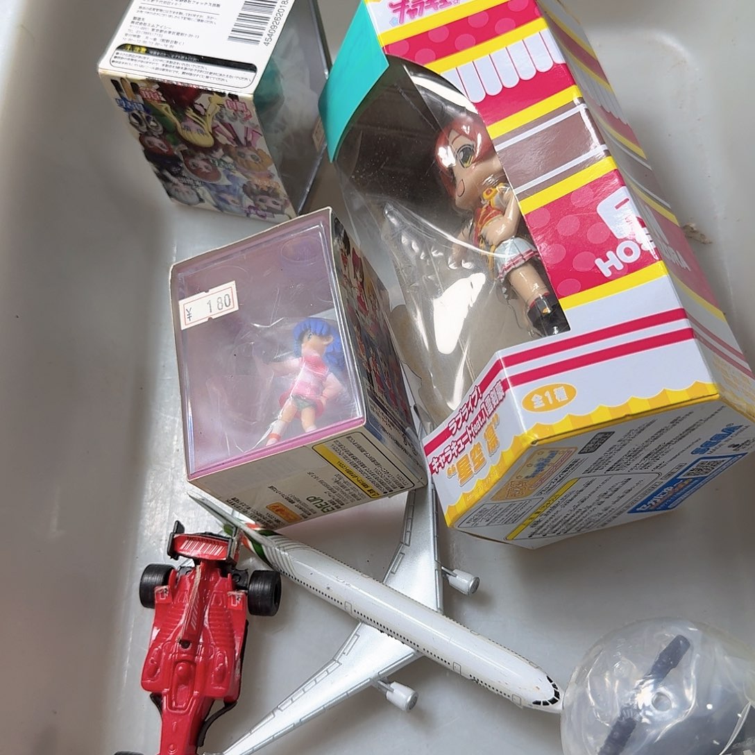 螳***爷中古商品，瑕疵品，不保好坏。525