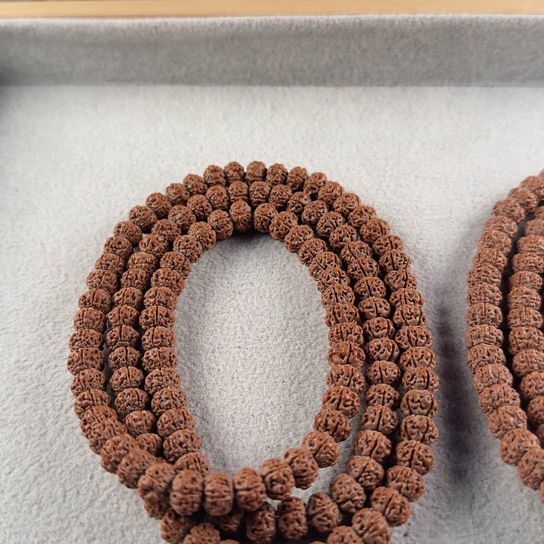 金刚菩提吊坠晚*～凹底梅花108