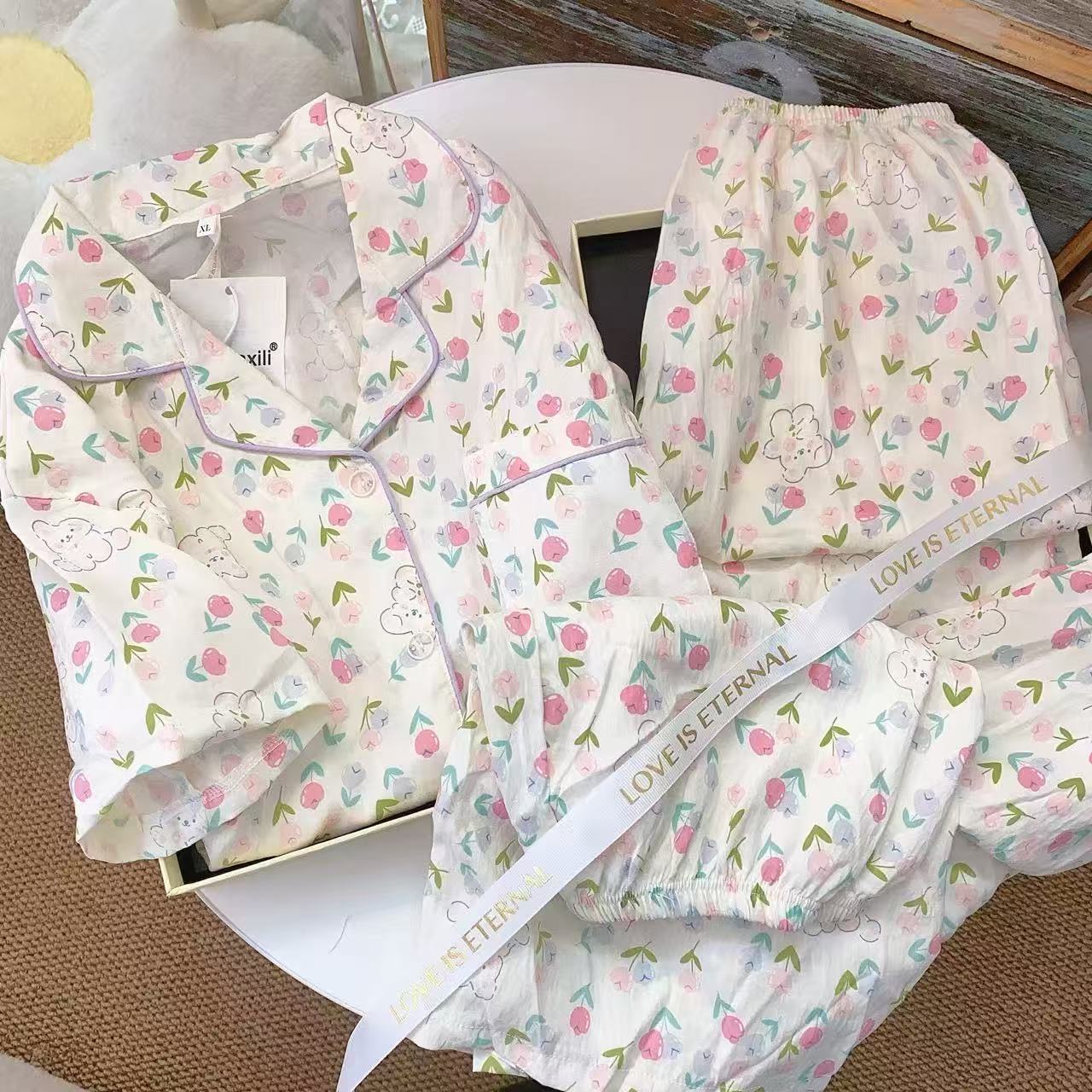 带胸垫款式休闲家居睡衣女