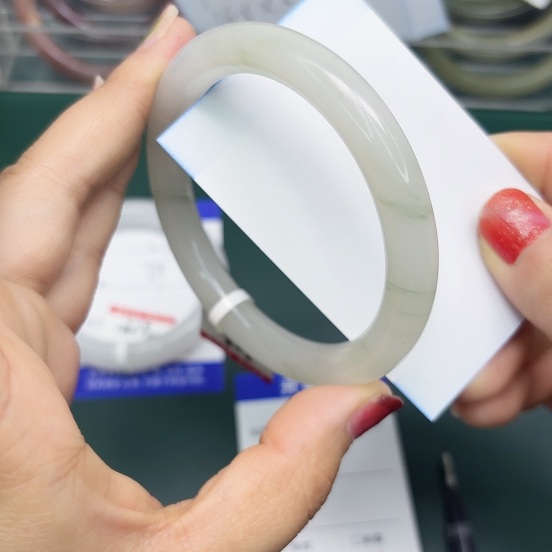 石英质玉未镶嵌手镯28/6061