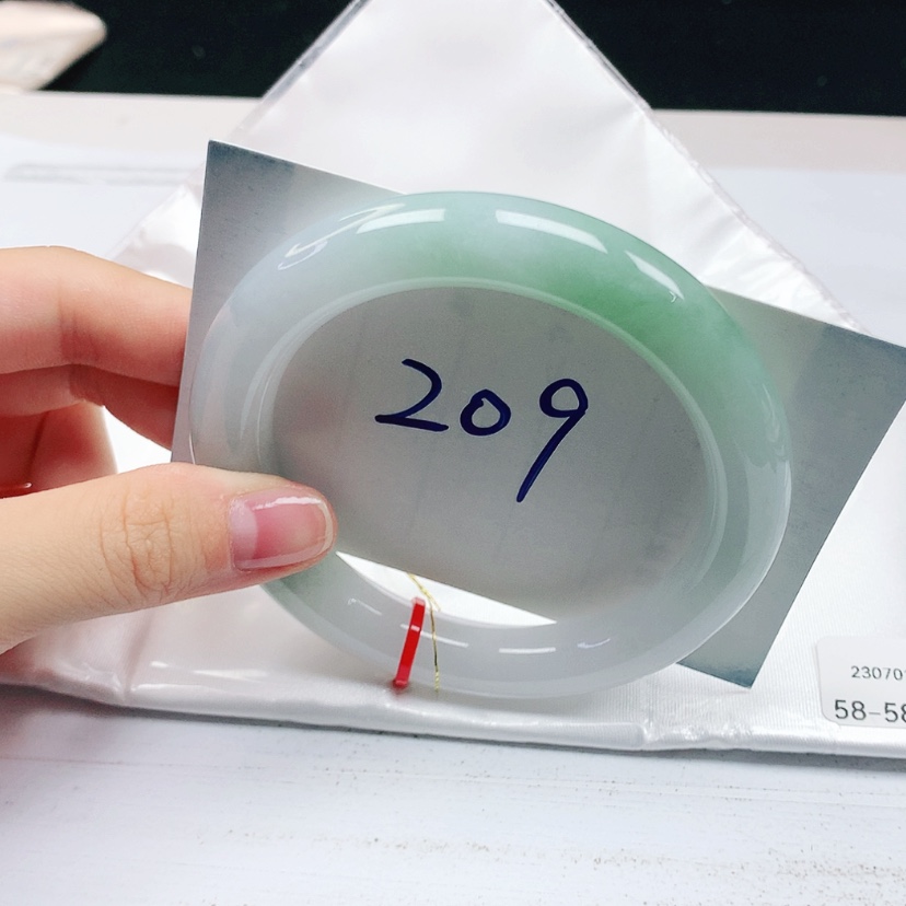 【闪购商品】翡翠手镯（圆镯）未镶嵌缅甸天然a货手镯58