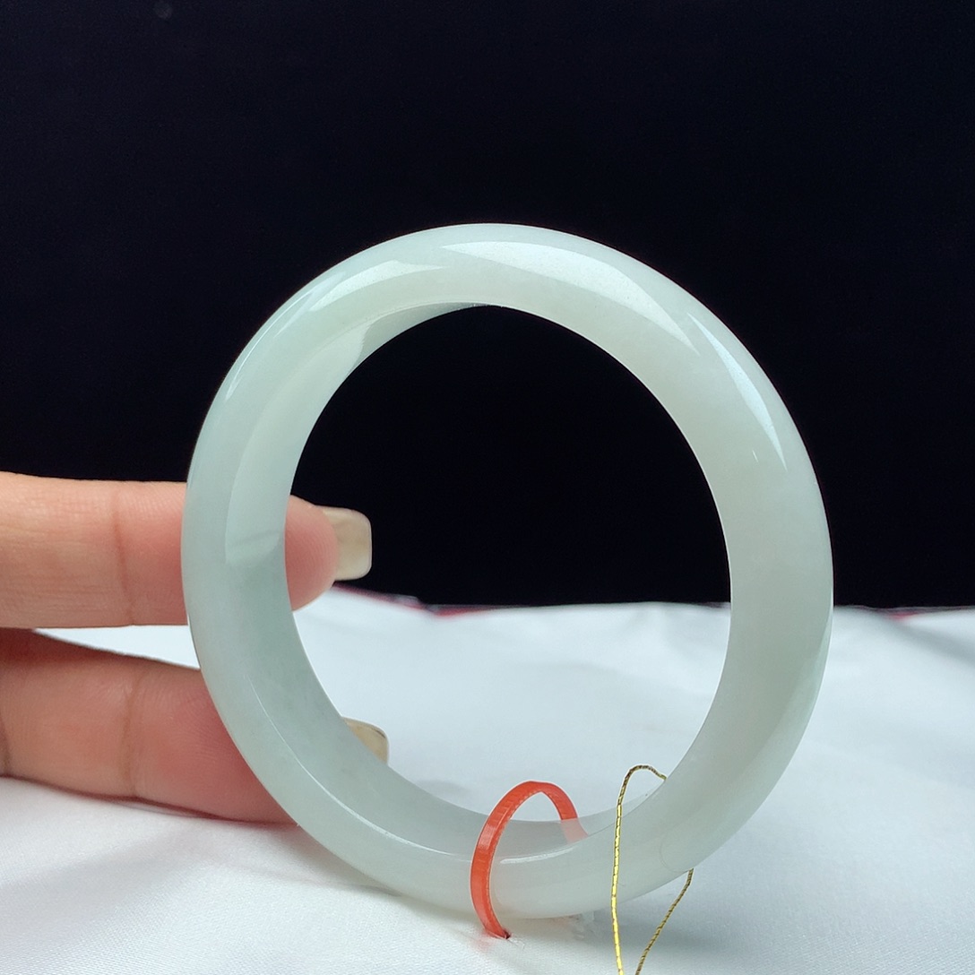 翡翠手镯未镶嵌53圈 3810