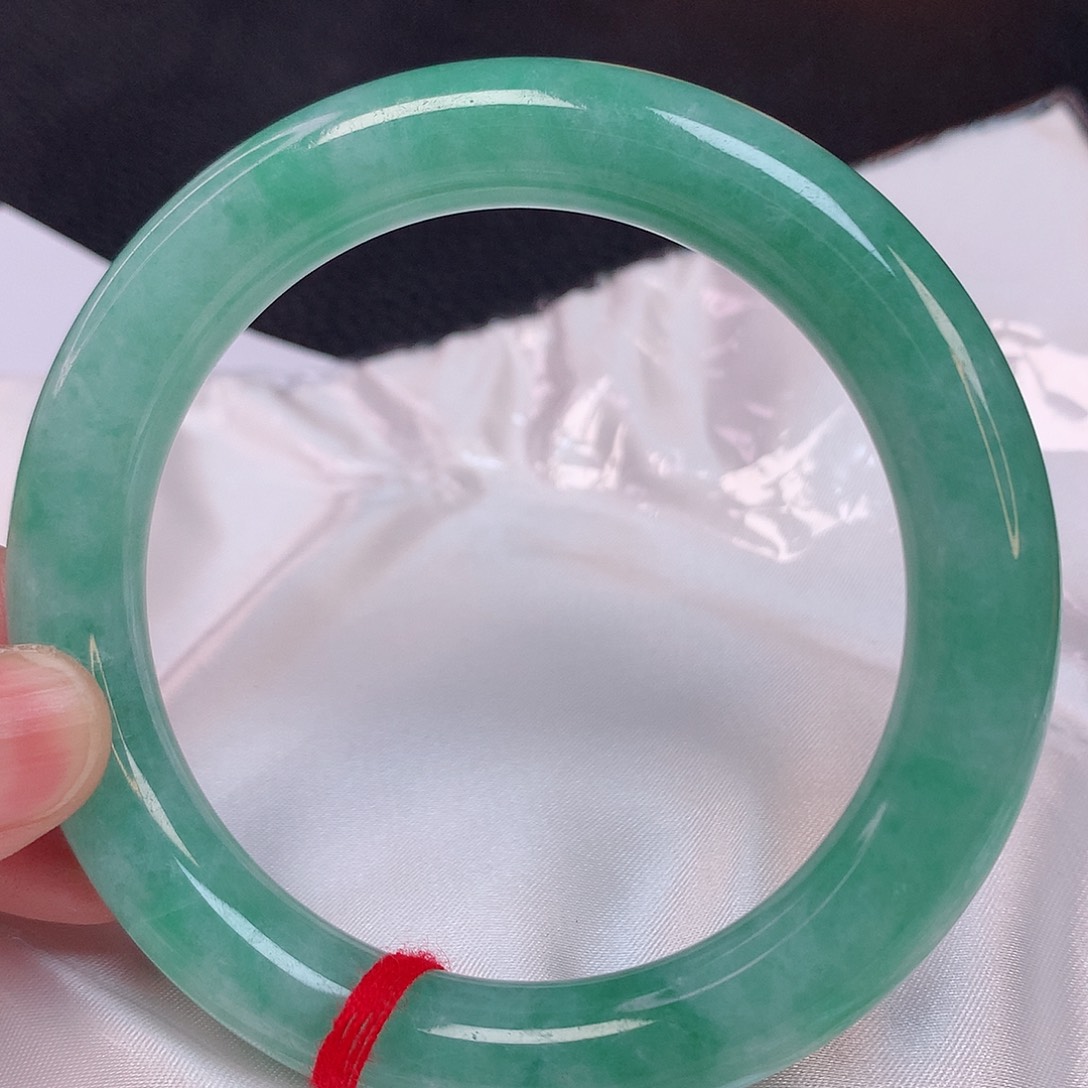 翡翠手镯未镶嵌58+ 翡翠手镯