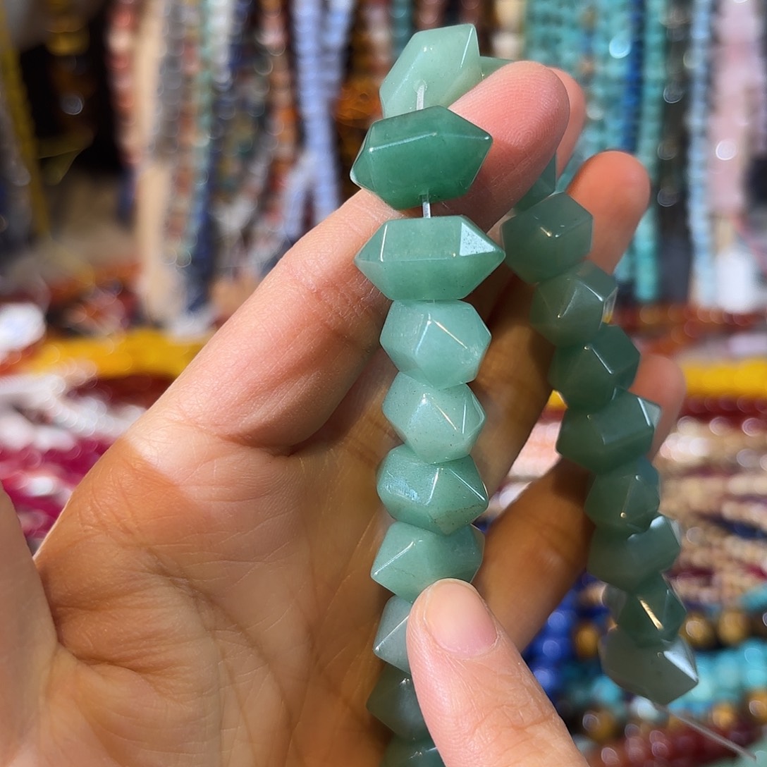 玛瑙/玉髓未镶嵌珠宝半成品绿东陵一条卡10-20双尖