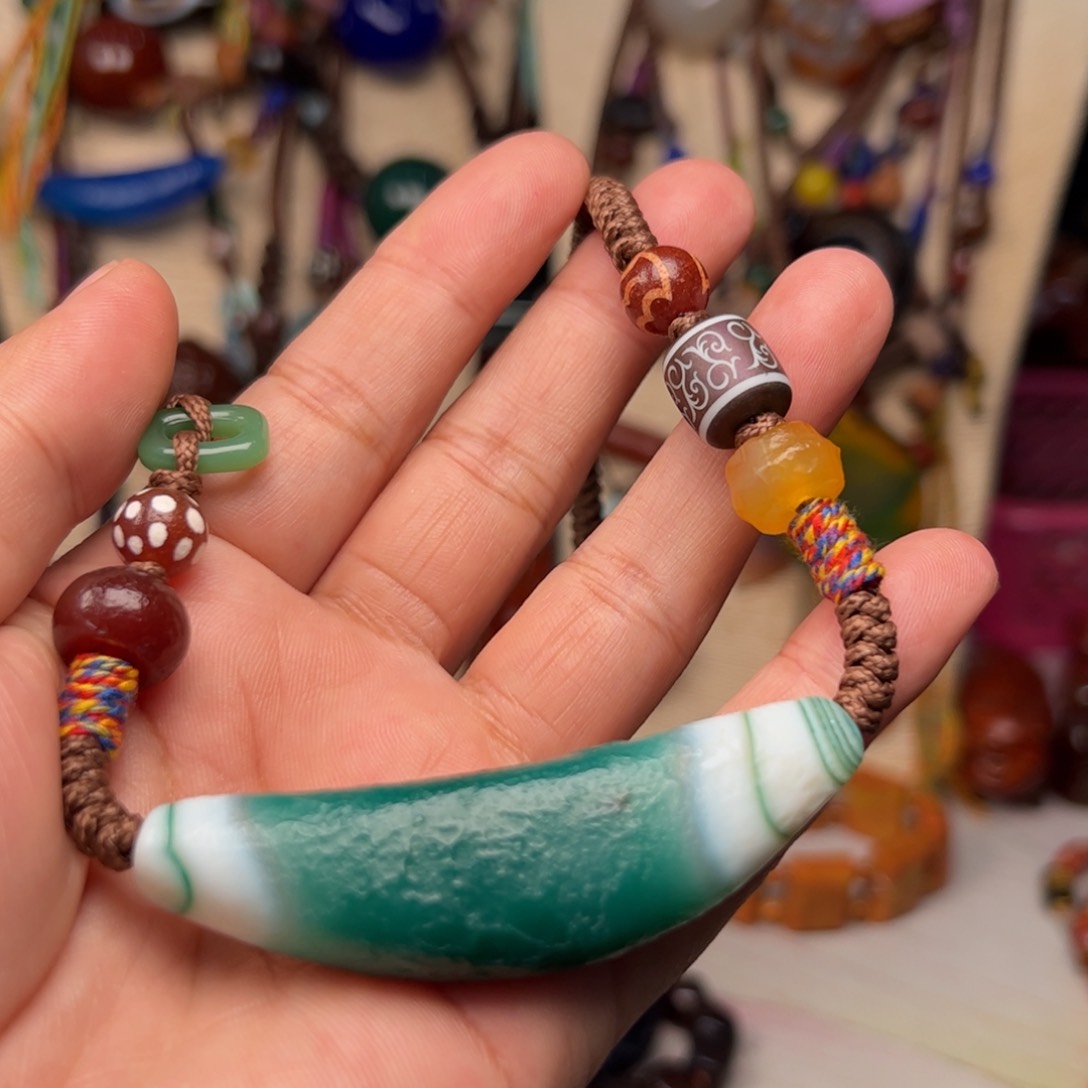 玛瑙/玉髓颈饰未镶嵌