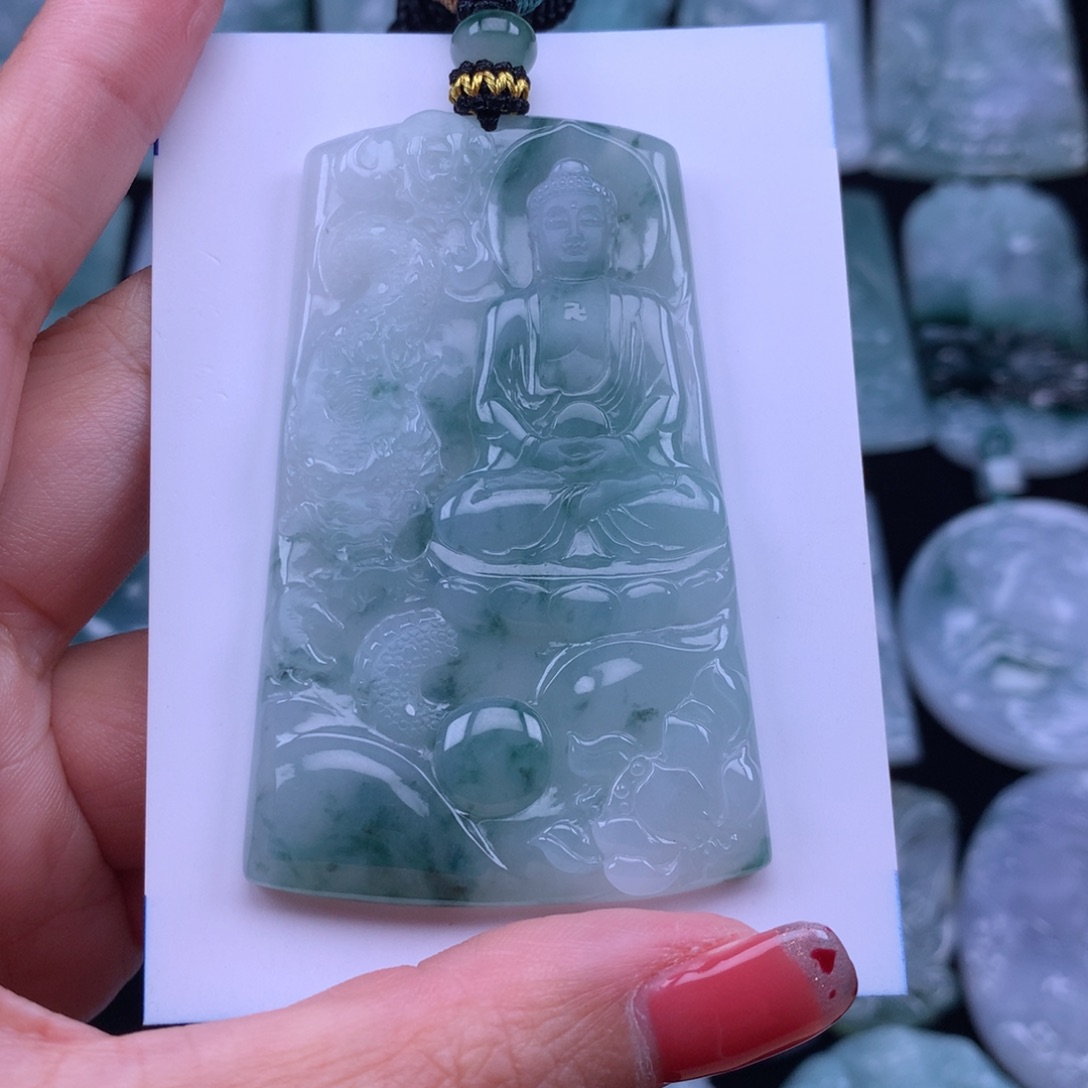 翡翠颈饰未镶嵌萨**基翡翠玉龙大日