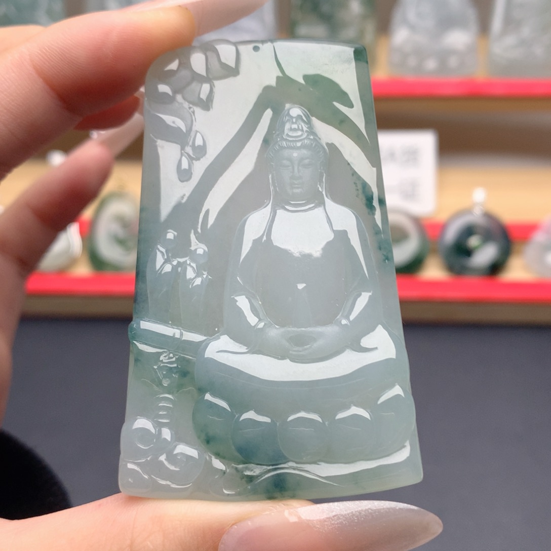 翡翠未镶嵌颈饰素衣观音