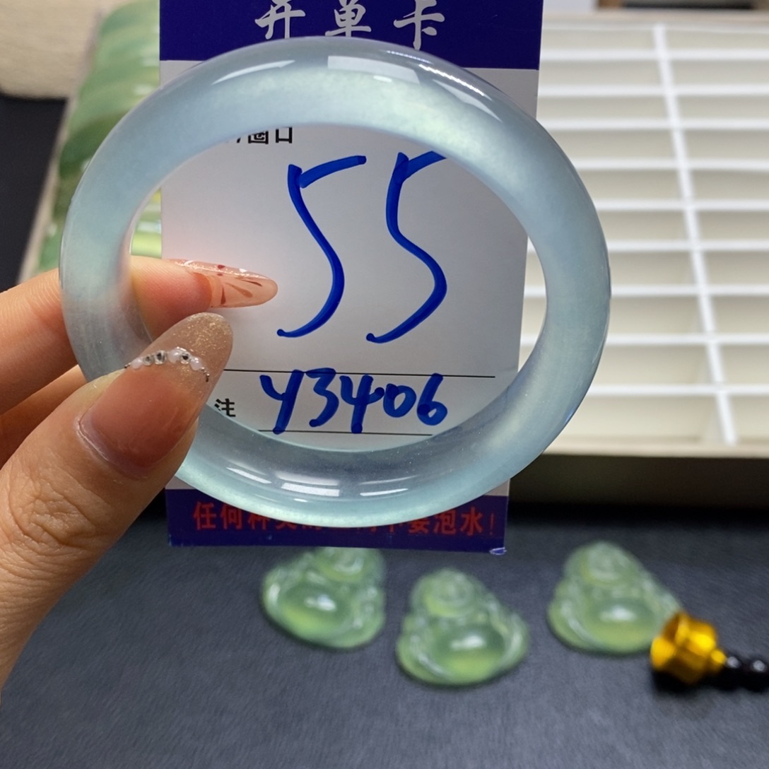 石英质玉手镯未镶嵌