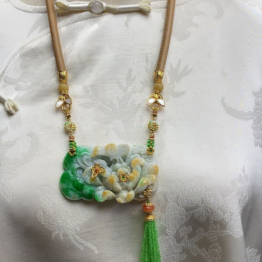 翡翠颈饰未镶嵌天然