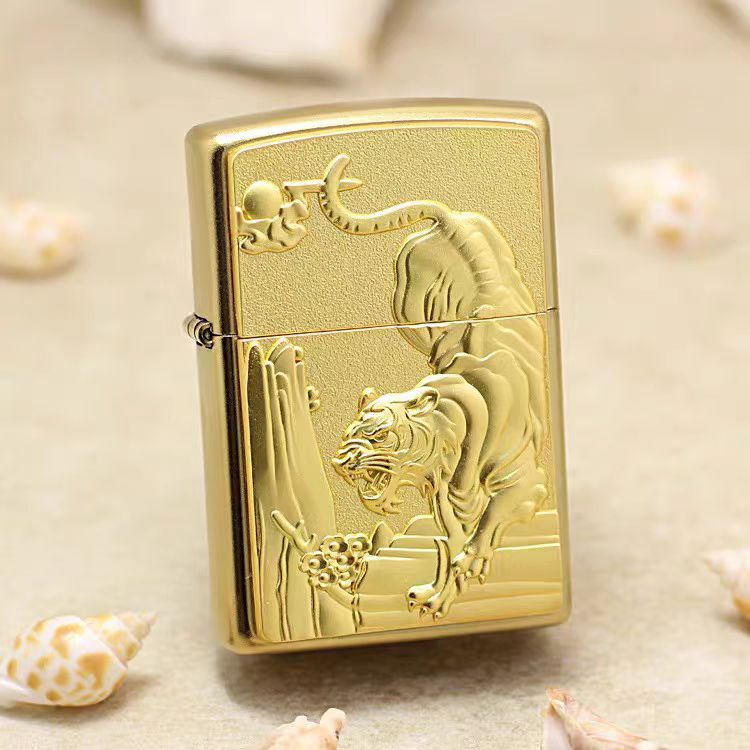 zippo正品打火机/金色镜面贴章猛虎下山-带烟灰缸DY9912TZ【凯亚