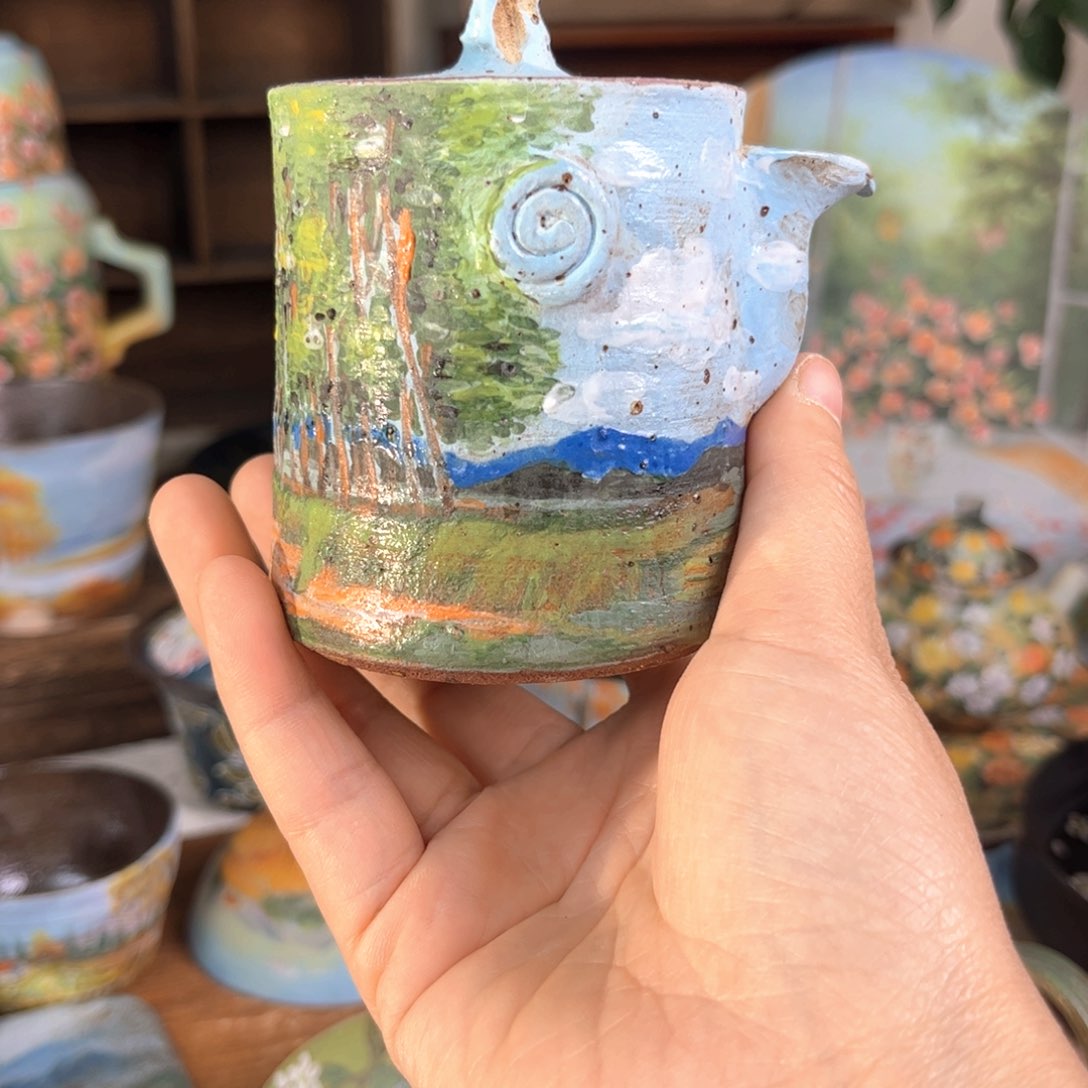 碟一****?釉下五彩斑斓色彩