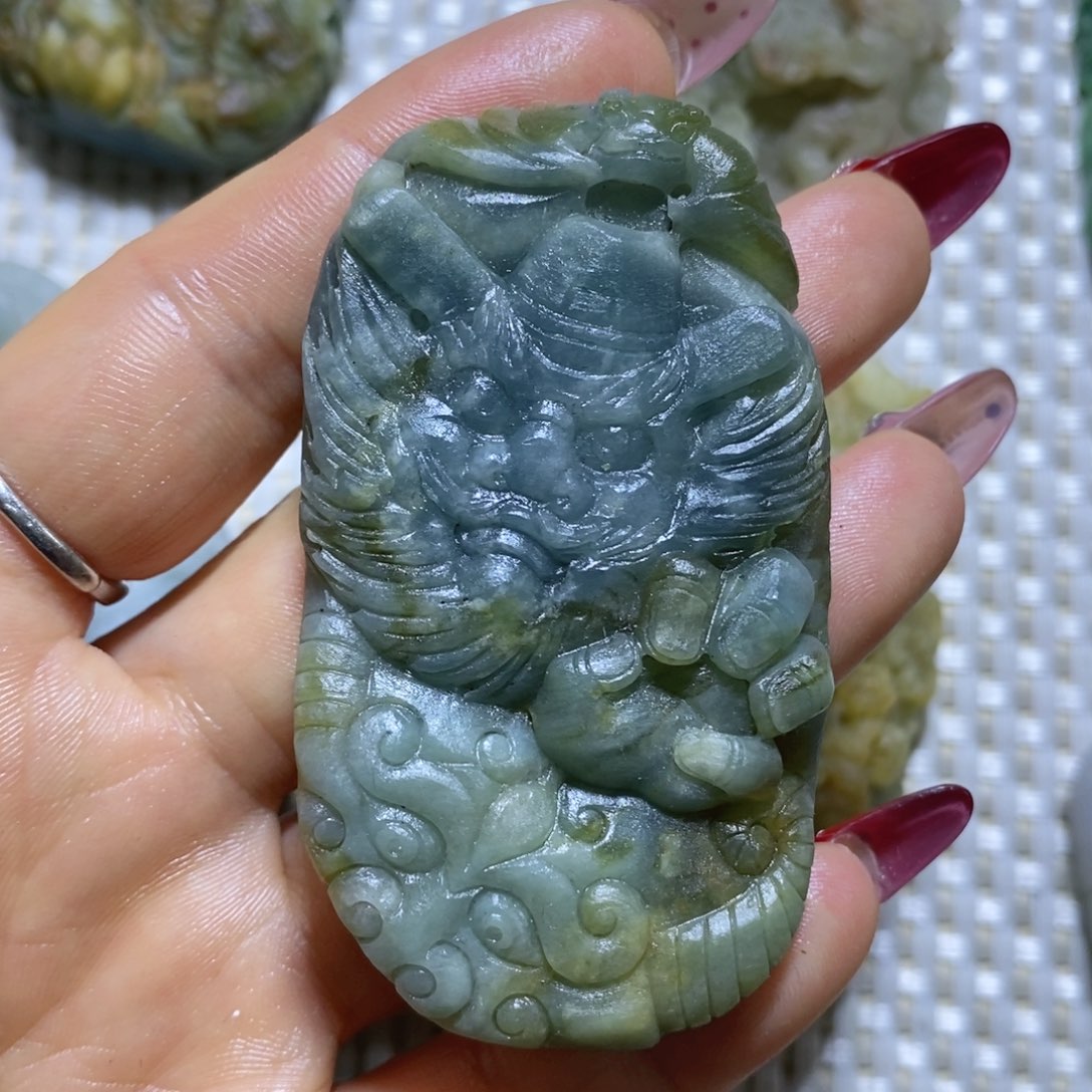 翡翠颈饰未镶嵌翡翠吊坠