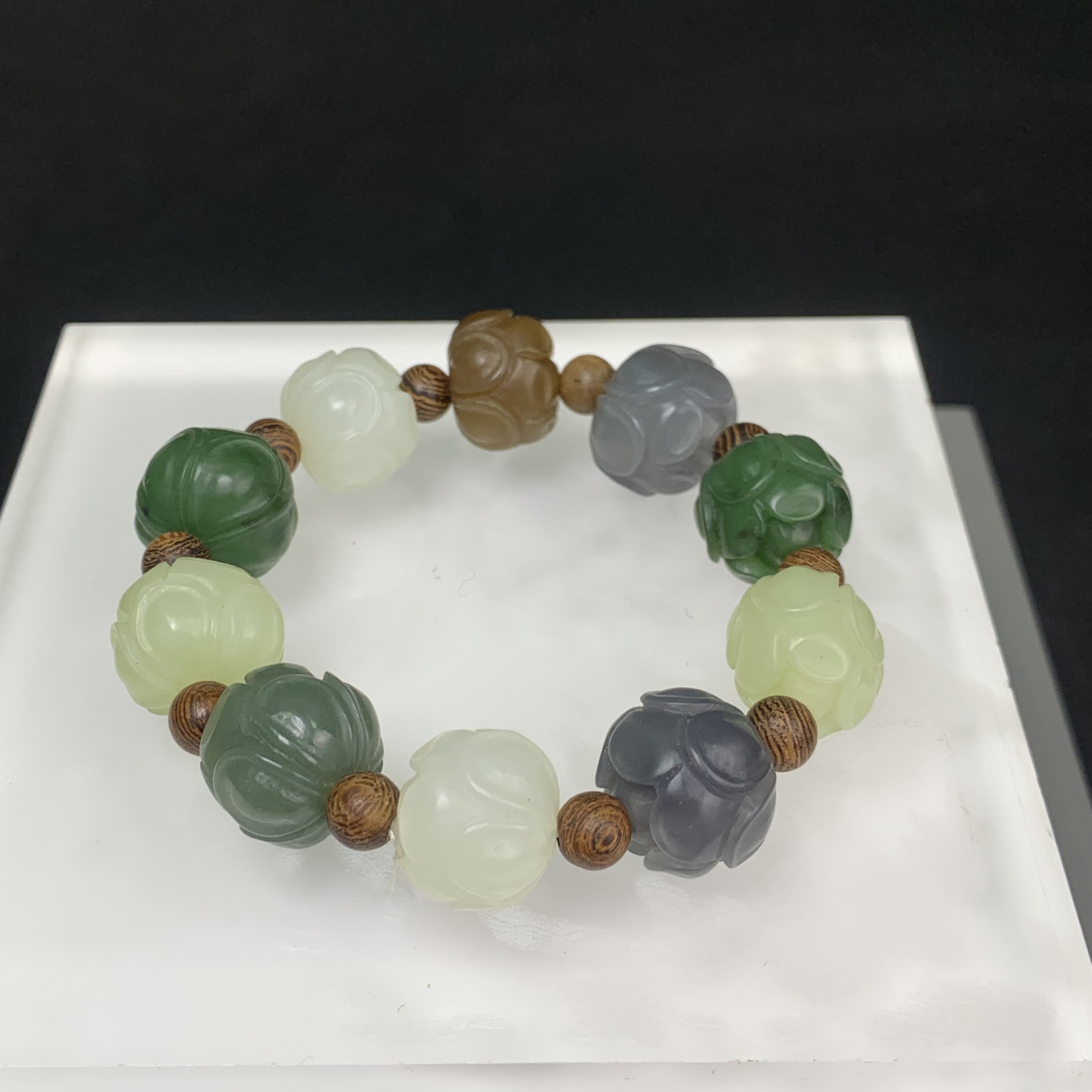 D059珠宝玉石精选和田玉手串