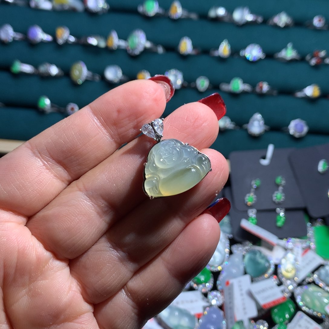 翡翠颈饰银S925镶嵌天然翡翠