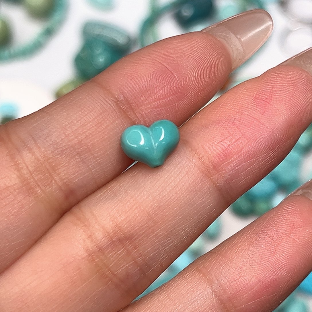 芳****绿松石未镶嵌珠宝半成品