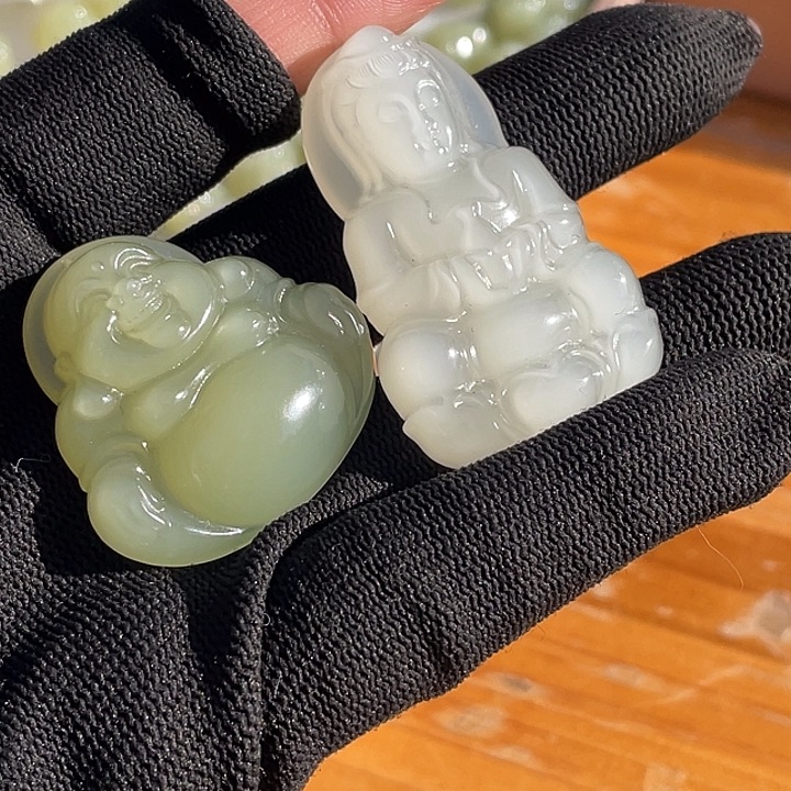 8***9和田玉未镶嵌颈饰木林