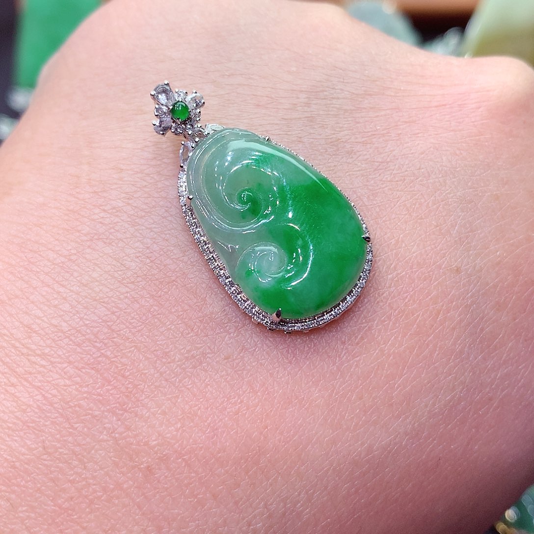 翡翠颈饰18K金镶嵌纯天然