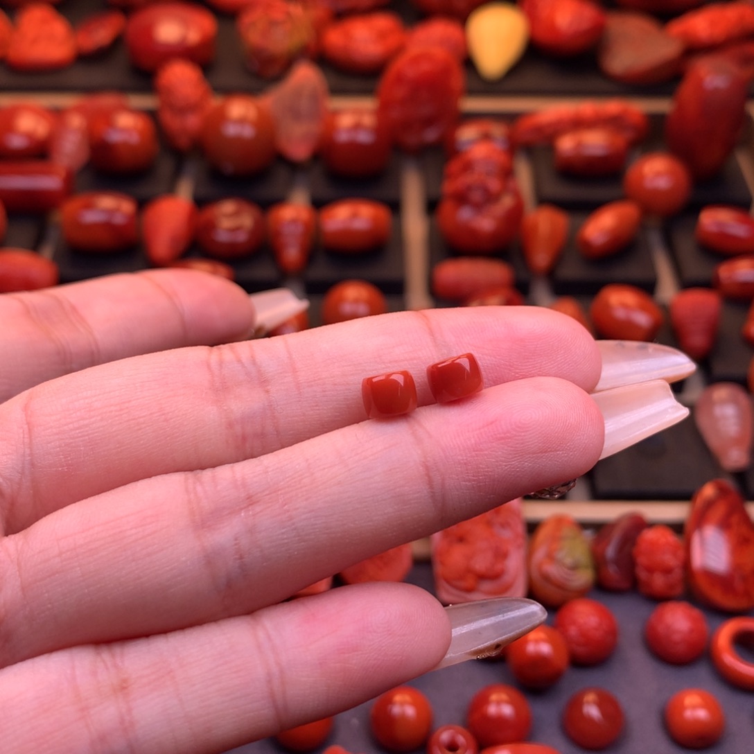 南红玛瑙未镶嵌川料原矿直切对珠6mm