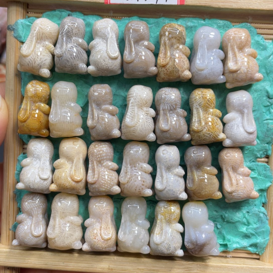 硅化玉未镶嵌颈饰兔子30米1个