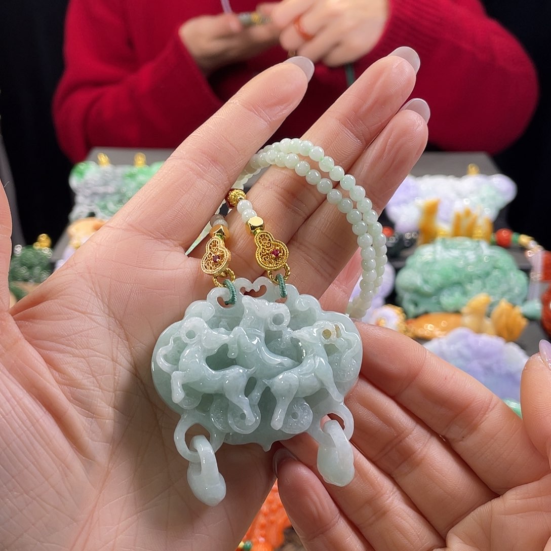 翡翠颈饰未镶嵌代编织