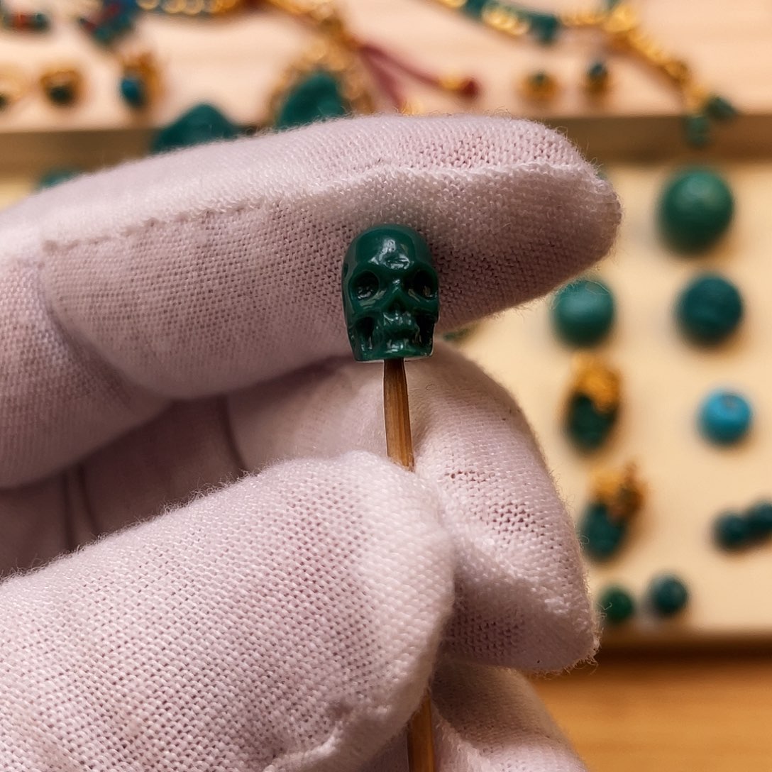 未镶嵌绿松石珠宝奇石前***?