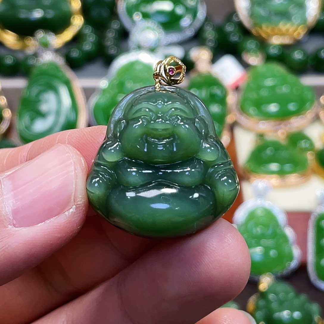 和田玉（碧玉）颈饰18K金镶嵌佛公28mm