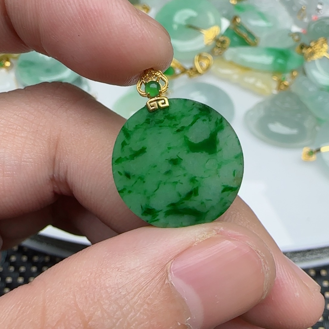 【闪购商品】翡翠颈饰18K金镶嵌绿无