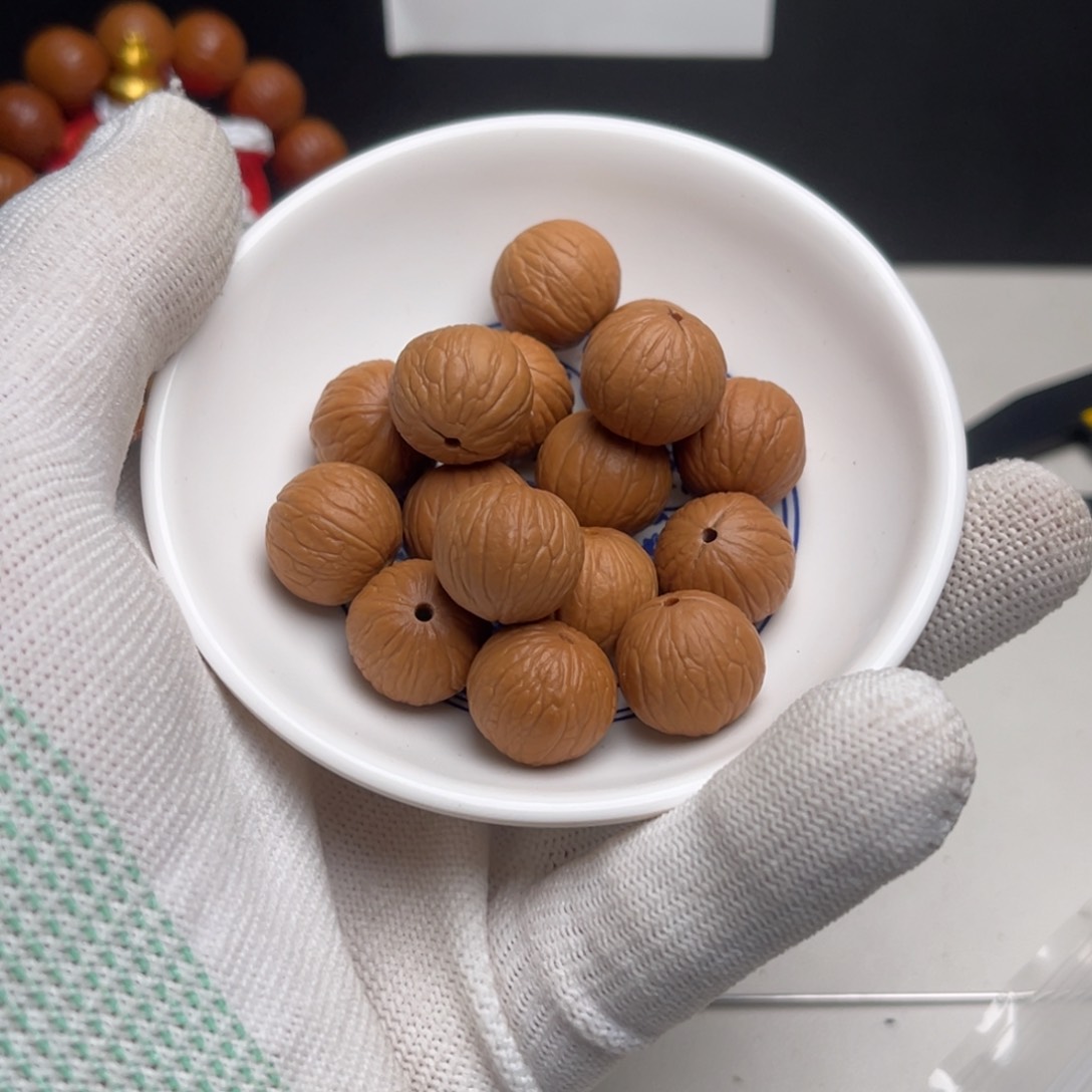 猴头核桃手串半**书